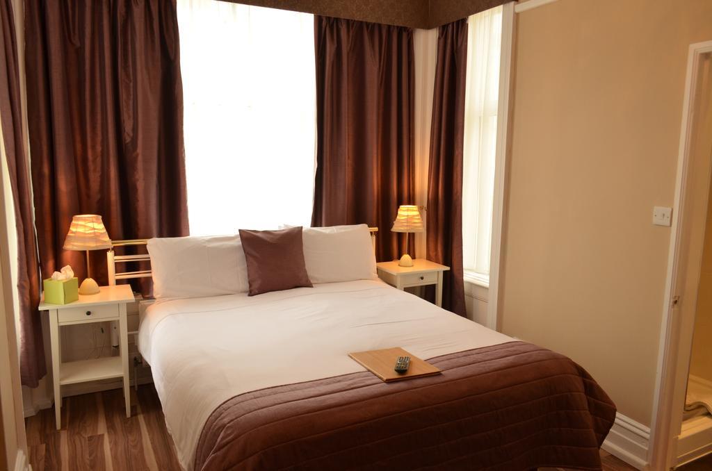 Shirley B & B บอร์นมัธ ภายนอก รูปภาพ