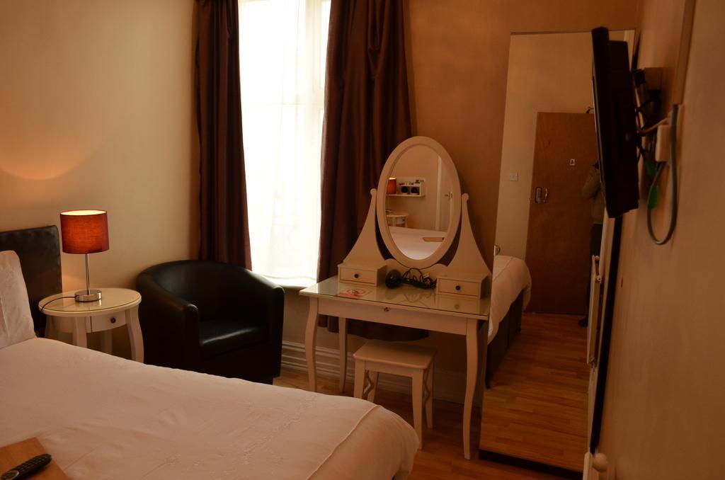 Shirley B & B บอร์นมัธ ภายนอก รูปภาพ