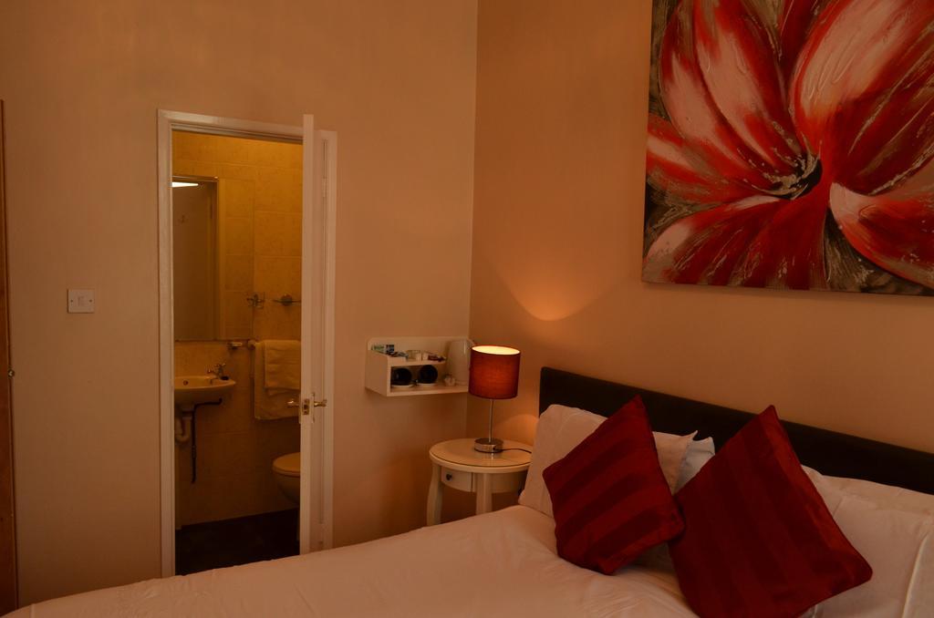 Shirley B & B บอร์นมัธ ภายนอก รูปภาพ