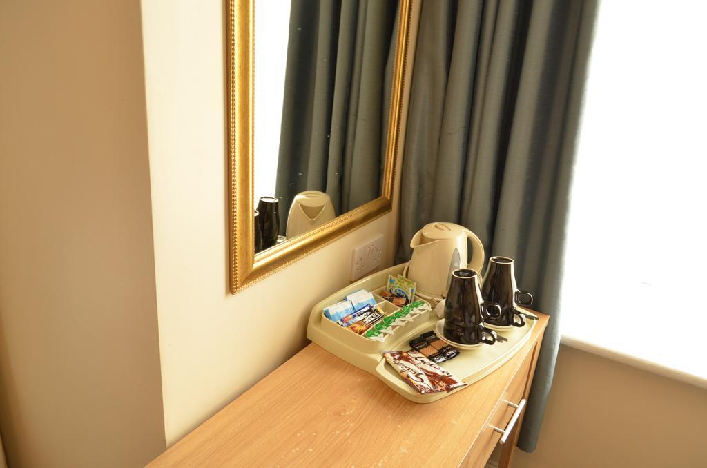 Shirley B & B บอร์นมัธ ภายนอก รูปภาพ