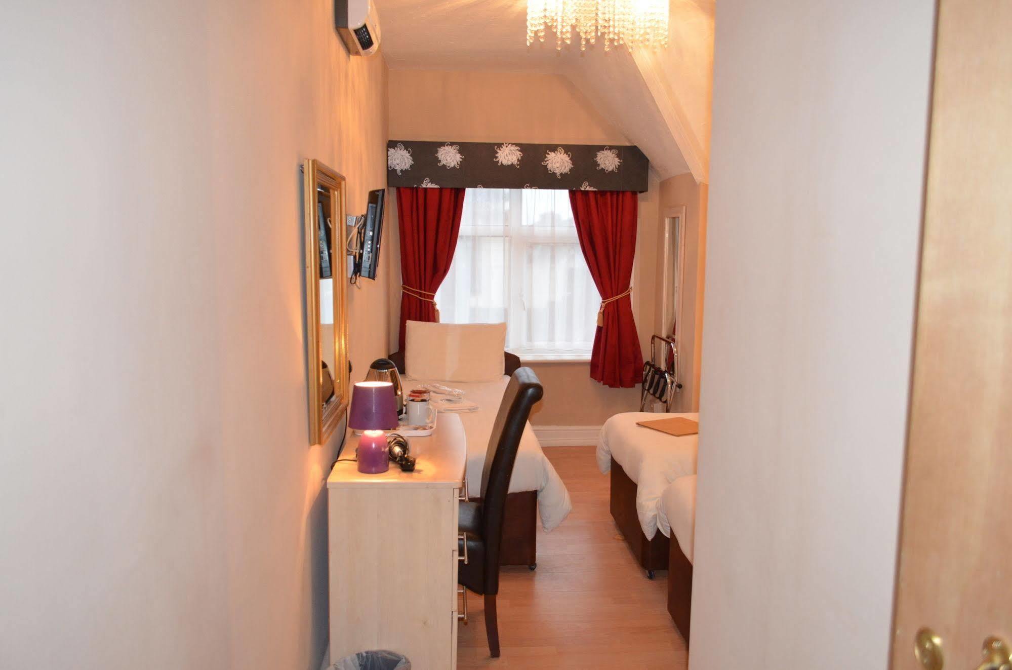 Shirley B & B บอร์นมัธ ภายนอก รูปภาพ